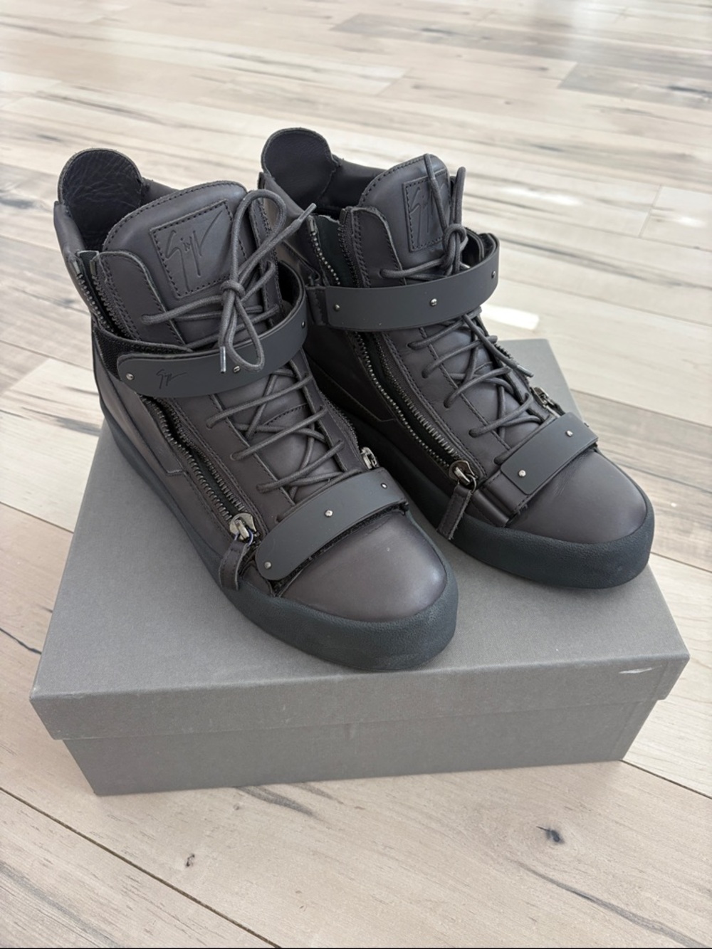 New Giuseppe Zanotti Men's High-Top Leather Sneakers in Dark Gray